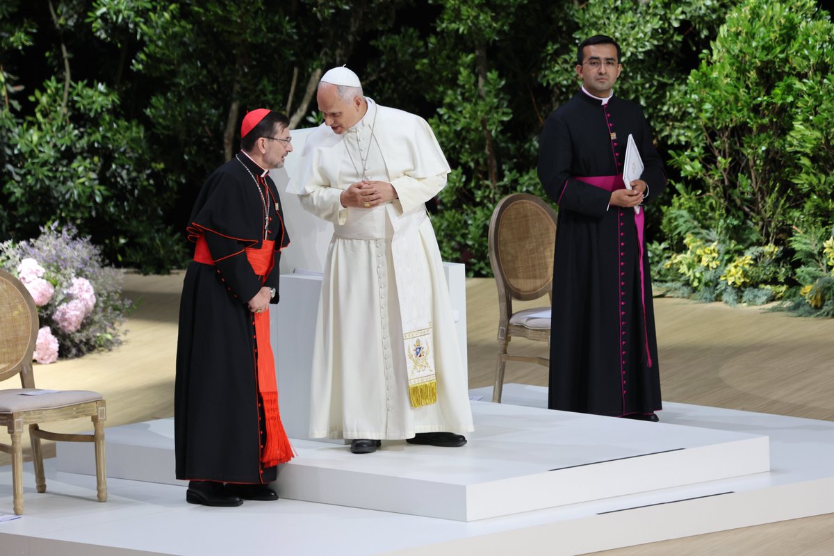 archimadrid's tweet photo. 📰 El cardenal Cobo, en el Movistar Arena: «Queremos  dejarnos animar por usted, Santo Padre, para seguir aprendiendo a estar,  sirviendo y alabando al estilo del Evangelio».

https://t.co/s4IjCBGpCD https://t.co/s8YsCMQbyk