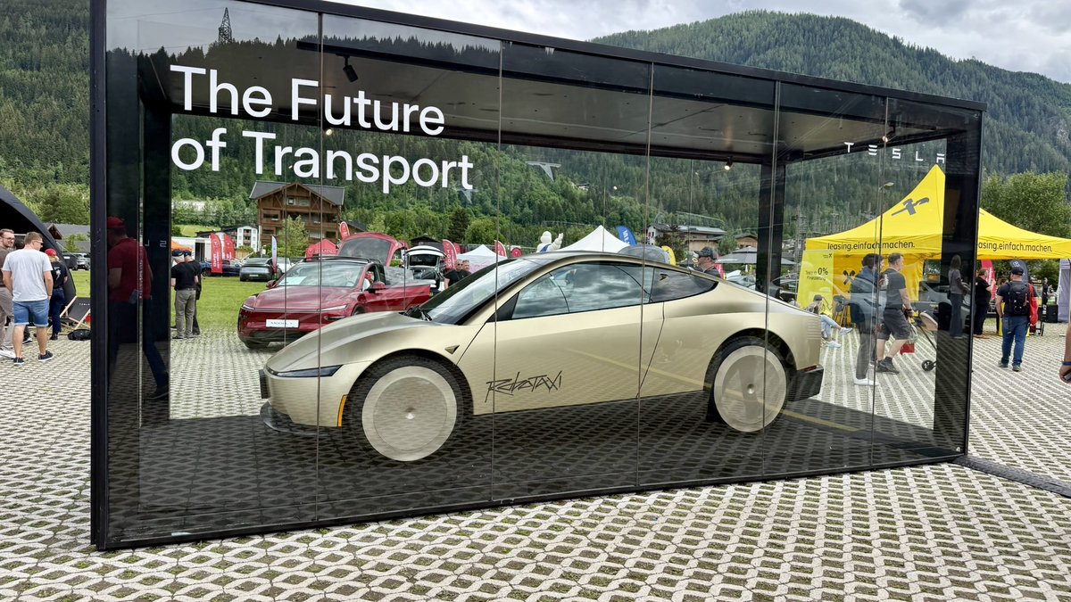 TeslaOwnersSLO's tweet photo. 3. Naša ekipa je ta vikend dokazala, da se da z enim polnjenjem preživeti cel vikend – čeprav smo trikrat šli na kavo in dvakrat na sladoled. https://t.co/nJJkY9Gg4C