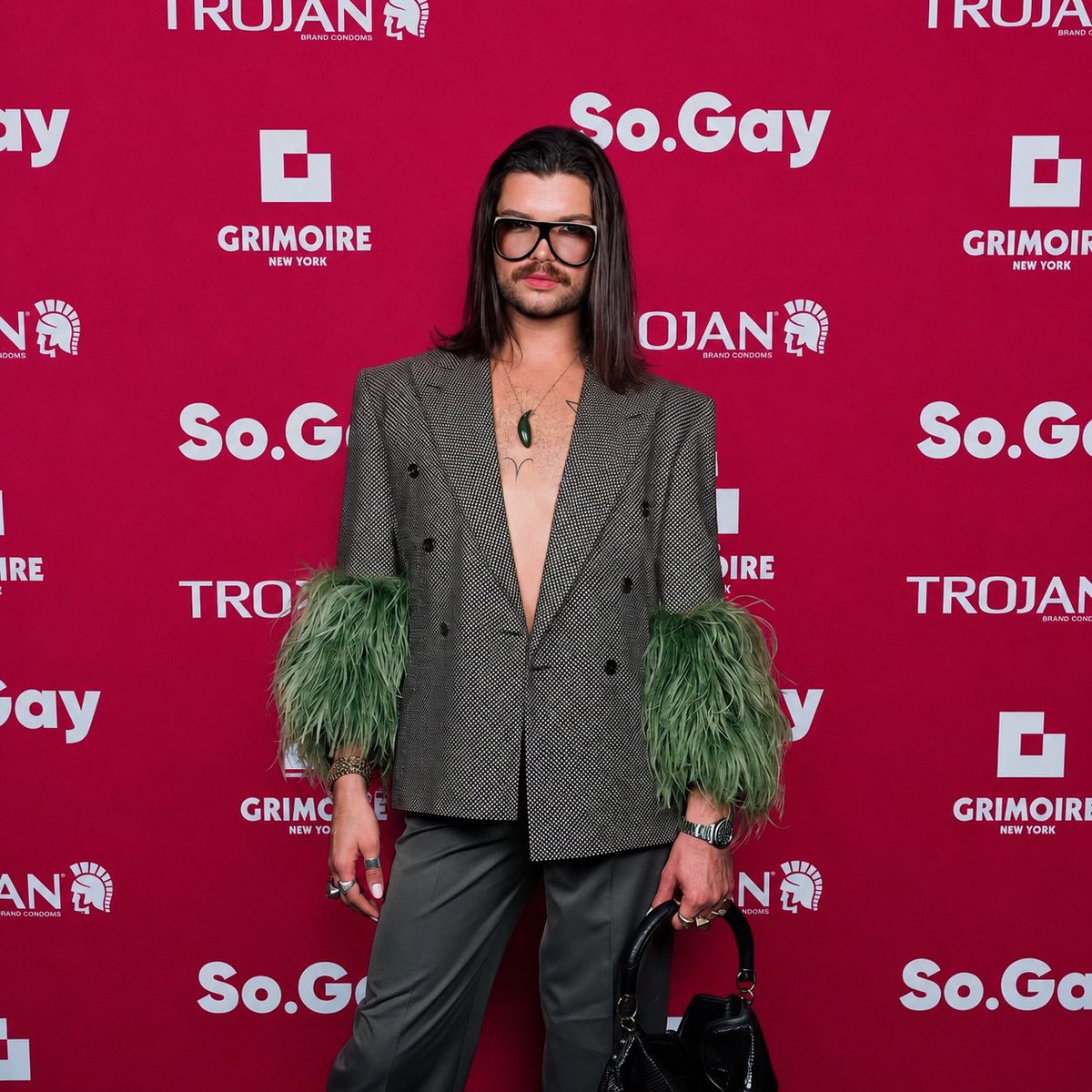 6ft4inBottom's tweet photo. The annual @SoDotGay PRIDE party 🌈

#gay #Pride #me #fashion #NYC https://t.co/N18eSojJB0