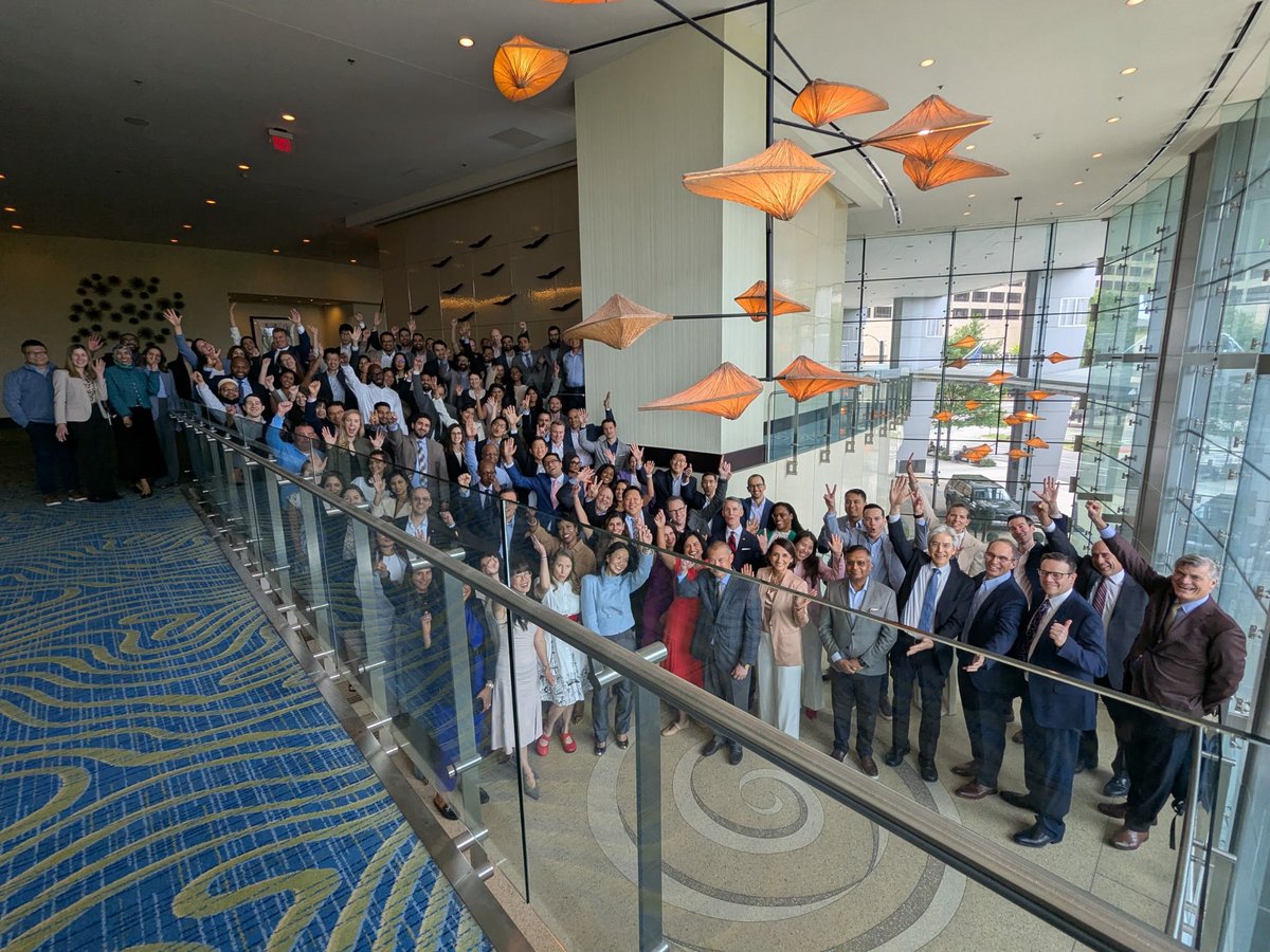 BilalMohammadMD's tweet photo. Over a 1️⃣0️⃣0️⃣ #GILeaders gathered this year at the @AmCollegeGastro #LeadershipYOU across all stages of career !

This is a testatment to #ACG & its committment to #FutureOfGI !

Special congratulations to @IrisWangMD & @joshsteinbergMD for a 🌟#EmergingLeadersProgram !!

The #FutureOfGI is Lit 🔥🔥