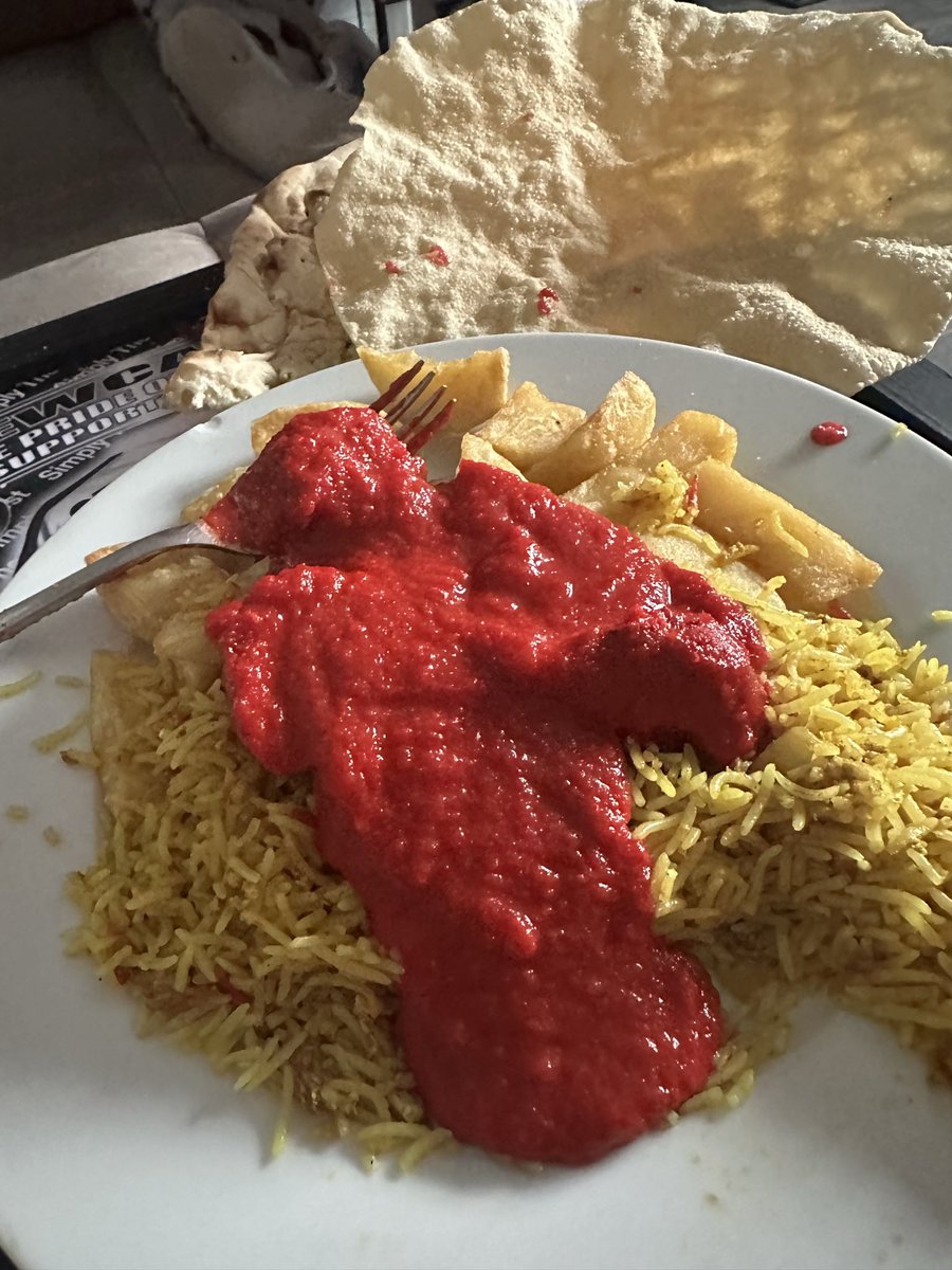 stuber991's tweet photo. Decent Indian tonight garlic chili Nan to die for 👊 https://t.co/YXeWoK0DFq