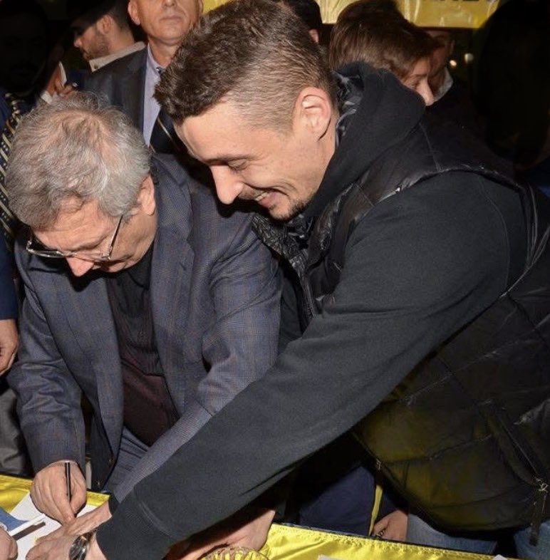 mangolojik's tweet photo. Tekrar Hoşgeldin reis💛💙 https://t.co/kLLwkjWkxH