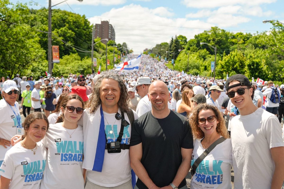 justspaceonline's tweet photo. @JesseBrown BROWN: "Its never been more frightening for Jews to get together in public than right now. But today in Toronto is the year's biggest public event for Jewish families.
They're showing up despite the malicious people who come to menace children"😑

#hogtown
https://t.co/5xPkys22y2 https://t.co/MEG94QDLBv