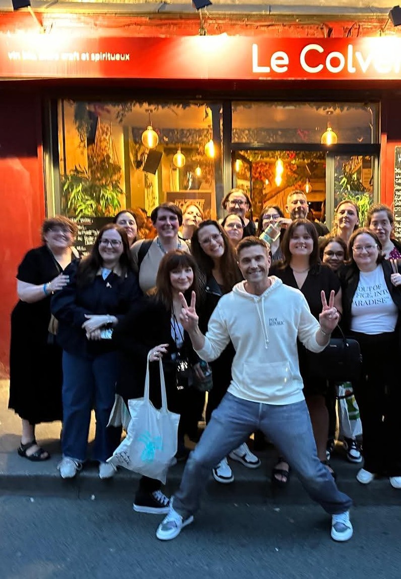 littleSNAFU's tweet photo. Nope, it's sipping that glass with friends and that one co-founder! 🌴🥃
@sternchenzebra @Ricarda_Wi
@andrea010l @ThavyP2701 @Alxvlt @Iwfew3483 @FrieheChristine  

Eriiiiiiiiiiic, we're drunk and outside! 🎶🎶🎶 https://t.co/DRPFZQ5Ycb