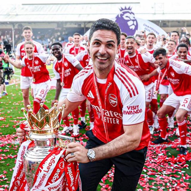 SamsonOpindeni's tweet photo. @mfc_mrpage It has only produced ball boys https://t.co/tX7y2OPb1b