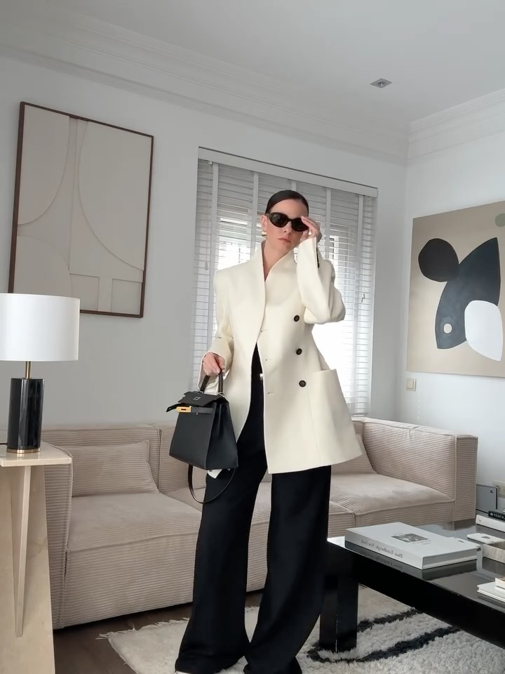 sourceunknom1kv's tweet photo. proves that one blazer is enough. How would you style our Corrin wrap blazer? https://t.co/x2JzG3kZXB