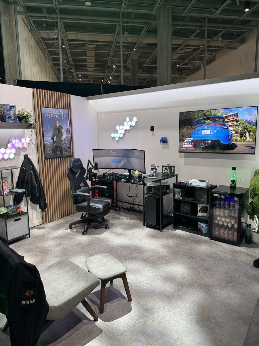 PatrickMaka's tweet photo. Xbox has an “Xbox Eras” space at #XboxFanfest this year for every generation of console.

Too much nostalgia. https://t.co/TXV6aM6L5u