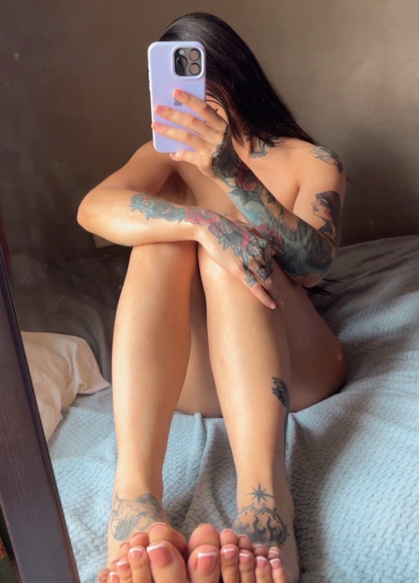pamelafrancormz's tweet photo. les gustan mis pies? 🌚 🔥🙂‍↔️💦🫦🥰 https://t.co/KNHhA5AbXC