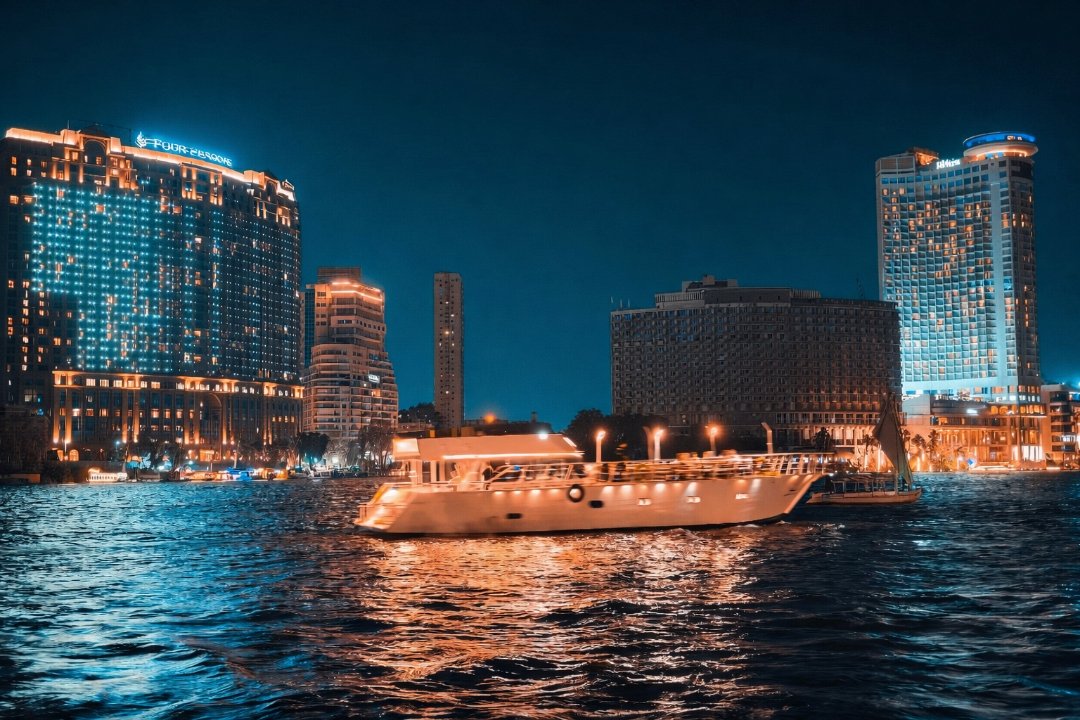 toolp89245's tweet photo. جرعة سلام نفسي.. نيل القاهرة بالليل💫🌊🌃 https://t.co/5MeZkyKcNW