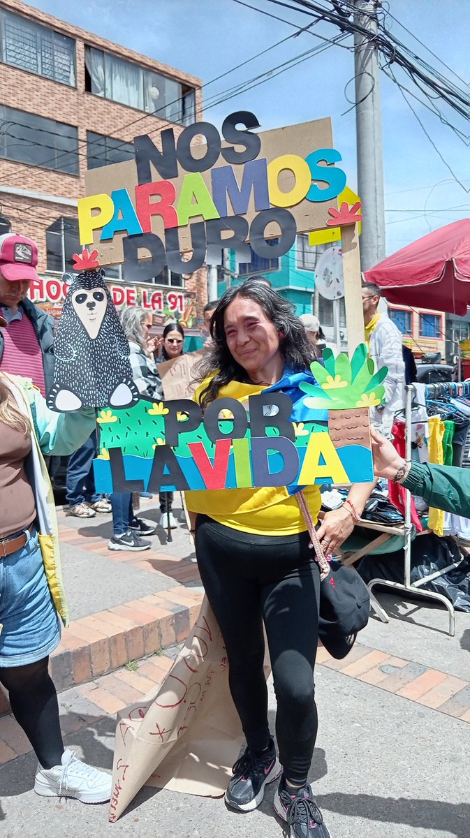 HenryGomezRed's tweet photo. @andrescamachom_  se la juega por la vida. Estuvimos acompañando la jornada de campaña en Usme, Alfonso López. Vamos a ganar en segunda vuelta.  #MeLaJuegoPorLaVida https://t.co/fVwEBmzUtQ
