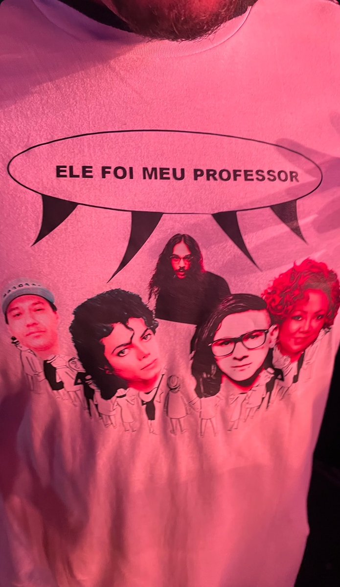 chediakmusic's tweet photo. to perplexo até agora com a camiseta que fizeram pra ver meu set no Só Track Boa

vocês são inacreditáveis kkkkkkkk
por favor CONTINUEM MALUCOS https://t.co/ZqM0YOuvVU