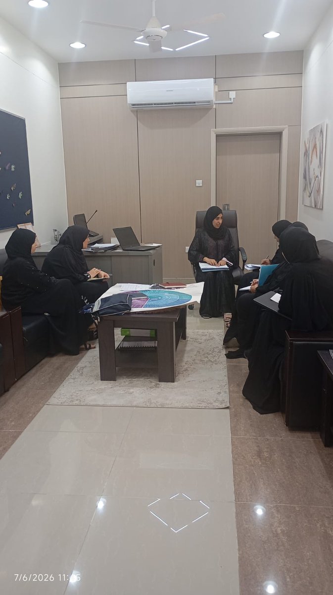 fatima_2016e's tweet photo. لتعزيز تبادل الخبرات بين المدارس في إعداد التقرير الذاتي والاستعداد لهيئة الاعتماد الأكاديمي تم عقد لقاء بين إدارتي وفريق التقويم الذاتي  بمدرستي فاطمة بنت الزبير ومدرسة الطالب الذكي فرع بهلاء لمناقشة آلية الاستعداد للمراجعه الخارجية وإعداد تقرير التقويم الذاتي . https://t.co/WLN9VYe8jJ