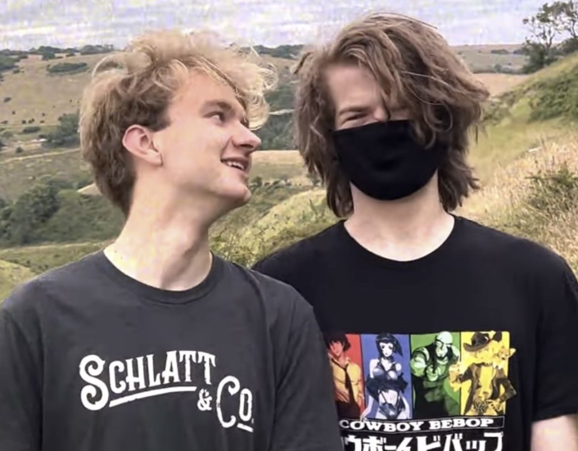 Sunsetparad's tweet photo. No one talks about Tomboo and how they were def dating at some point https://t.co/luhgo4ADXW