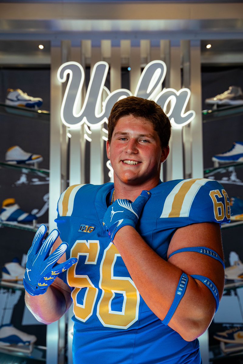 GageEsty's tweet photo. Thank you so much to ucla and there staff for having me out there for the OV!! I had a great time go bruins!!! 4’s up!! @TreyLane_ @Coac_Smith61 @CoachBobChesney @Coach_DKennedy https://t.co/TdNKbMDoTq