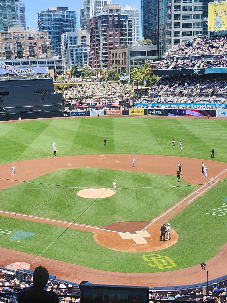MetsBooth's tweet photo. Go Mets! Beat Navy! https://t.co/7orakdxH92