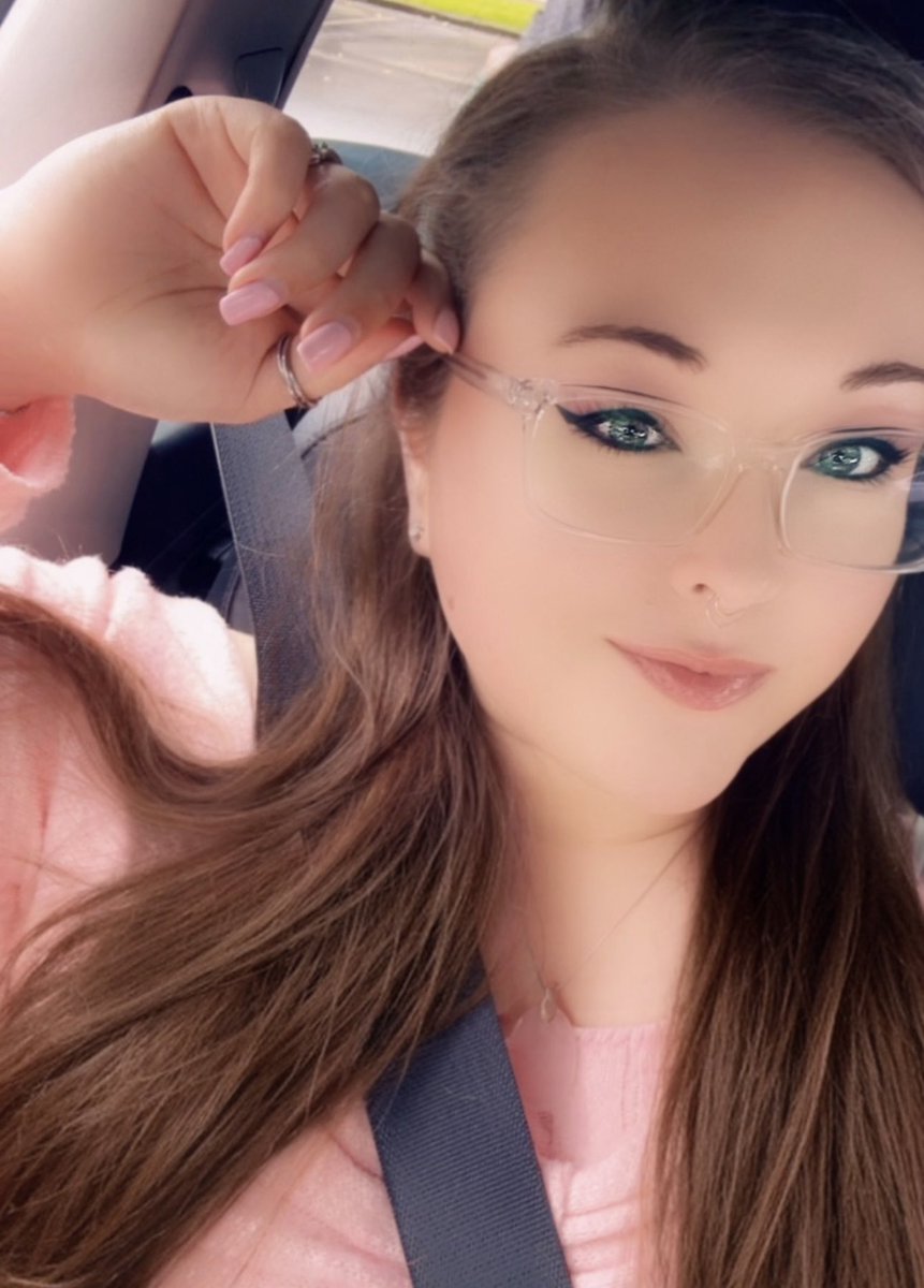 GladiatorJessi's tweet photo. Had an amazing days with the girls yesterday! Hot pot, book store, Japanese sandos and boba, drive around Portland and won 1400$ at blackjack 🫶🏻 https://t.co/ycQqfj4oNR