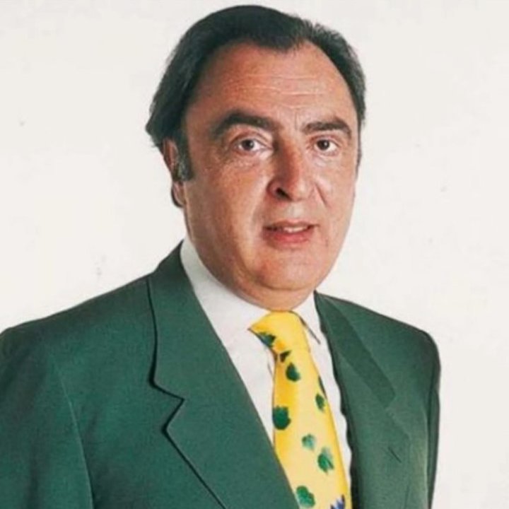 somosvermut's tweet photo. 🗓️UN DÍA COMO HOY🗓️

🎙️En 1947 nace Marcelo Araujo, locutor y periodista deportivo argentino.

👠En 1981 nace Adriana Lima, supermodelo brasileña. https://t.co/tIbv02Uj7O
