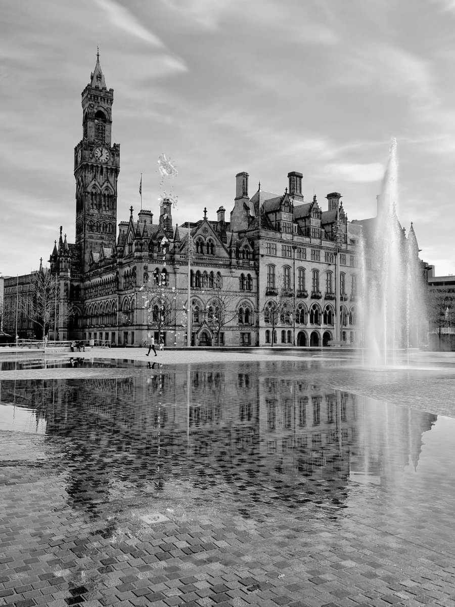 SuzyMakin's tweet photo. @Sam_Alexandra23 #blackandwhite  #buildings  #architecture 
Hey Stephanie 👋  these are the best I've got as I rarely photograph buildings.  Yours are incredible.  Well done.   😀 https://t.co/36DoRZVdgB