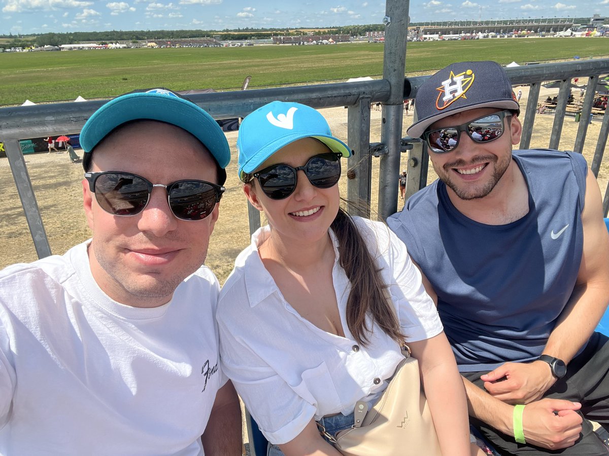 timii06's tweet photo. Nagyobb élmény volt, mint amit vártam. Ráadásul Bagnaia, Marquez és Acosta szurkolóként mindhárman elégedetten zártuk a versenyt. #MotoGP #Balaton https://t.co/oF8phW7ExG