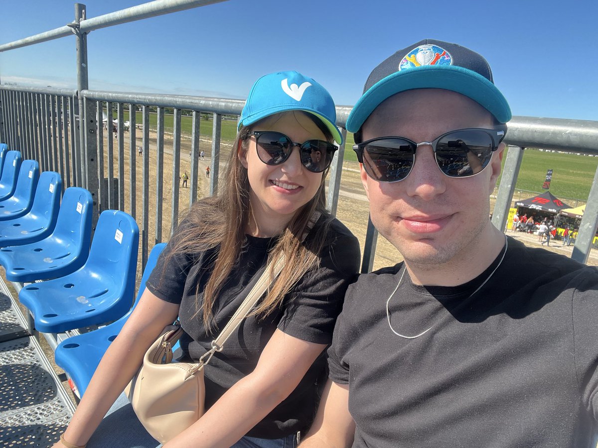 timii06's tweet photo. Nagyobb élmény volt, mint amit vártam. Ráadásul Bagnaia, Marquez és Acosta szurkolóként mindhárman elégedetten zártuk a versenyt. #MotoGP #Balaton https://t.co/oF8phW7ExG