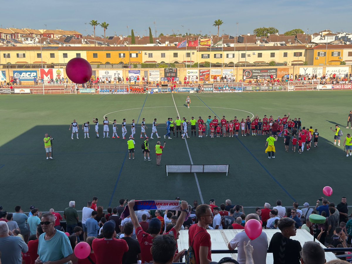 pacorodriguezdh's tweet photo. No ha podido ser pero podéis estar orgullosos de lo conseguido. Gran trabajo de jugadores, cuerpo técnico y directiva. Ha sido una larga temporada en la que siempre habéis contado con el apoyo de una afición entregada. Ahora a pensar en la próxima temporada. https://t.co/cRwoKVflpz