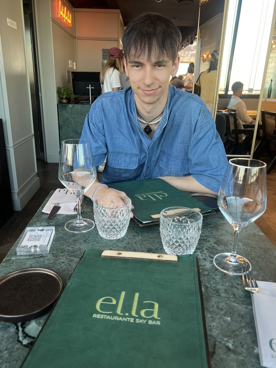 elsa_idfx's tweet photo. decir que soy afortunada es quedarme corta, este es el primer añito con el amor de mi vida, para toda la vida🥹💘 https://t.co/Yy2y6euWfm