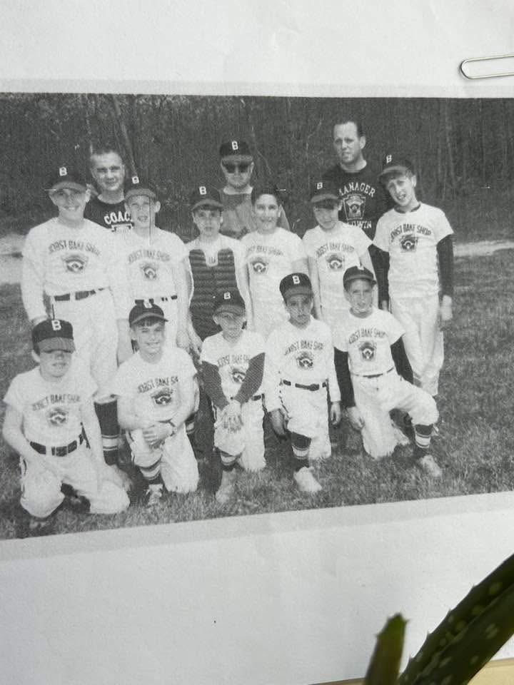 InFlHell's tweet photo. Someone said the top right picture of this Baldwin NY little league team is @deesnider. Is it?  Miss my home town. https://t.co/9UWlgqWqqv