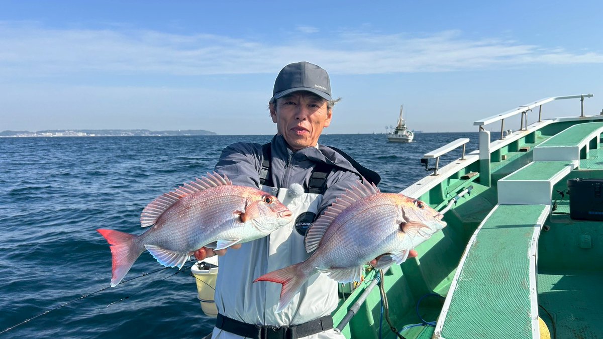 aori02255579's tweet photo. お疲れ様です。
釣りビジョンさんの「沖釣りノトビラ」3話放送開始。
錦江湾では30枚オーバー、南紀白浜は14枚、剣崎で23枚、宮澤君も西伊豆、新潟で爆釣。
最後は2人揃って○デコってオチもありましたが西から乗っ込みを追わせてもらう貴重な体験を楽しませ頂きました
またやりたい(笑

@daiwamiya https://t.co/WLhxgA0MOT