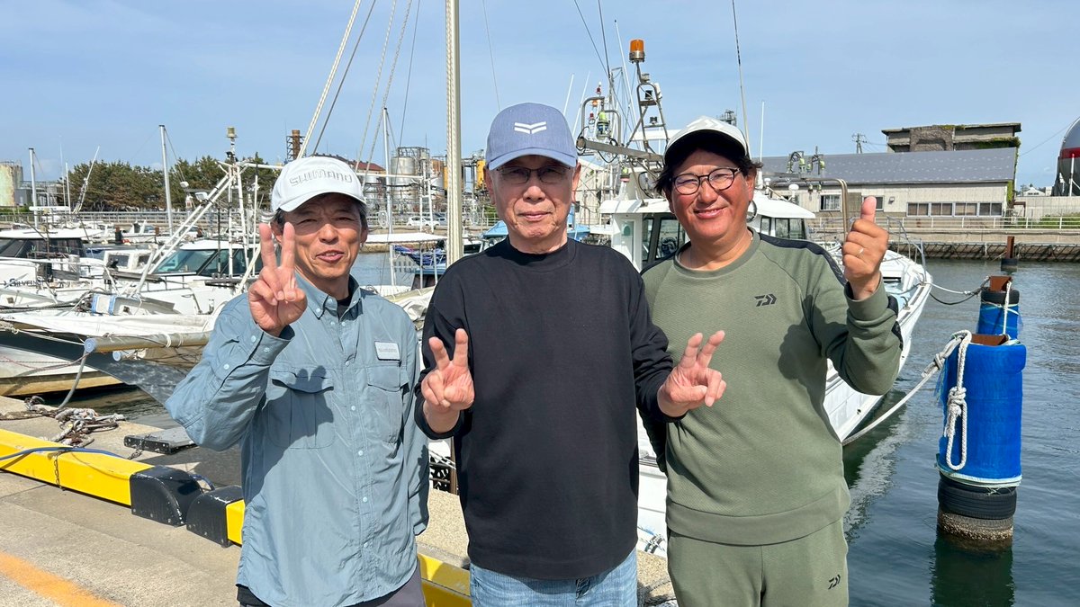 aori02255579's tweet photo. お疲れ様です。
釣りビジョンさんの「沖釣りノトビラ」3話放送開始。
錦江湾では30枚オーバー、南紀白浜は14枚、剣崎で23枚、宮澤君も西伊豆、新潟で爆釣。
最後は2人揃って○デコってオチもありましたが西から乗っ込みを追わせてもらう貴重な体験を楽しませ頂きました
またやりたい(笑

@daiwamiya https://t.co/WLhxgA0MOT