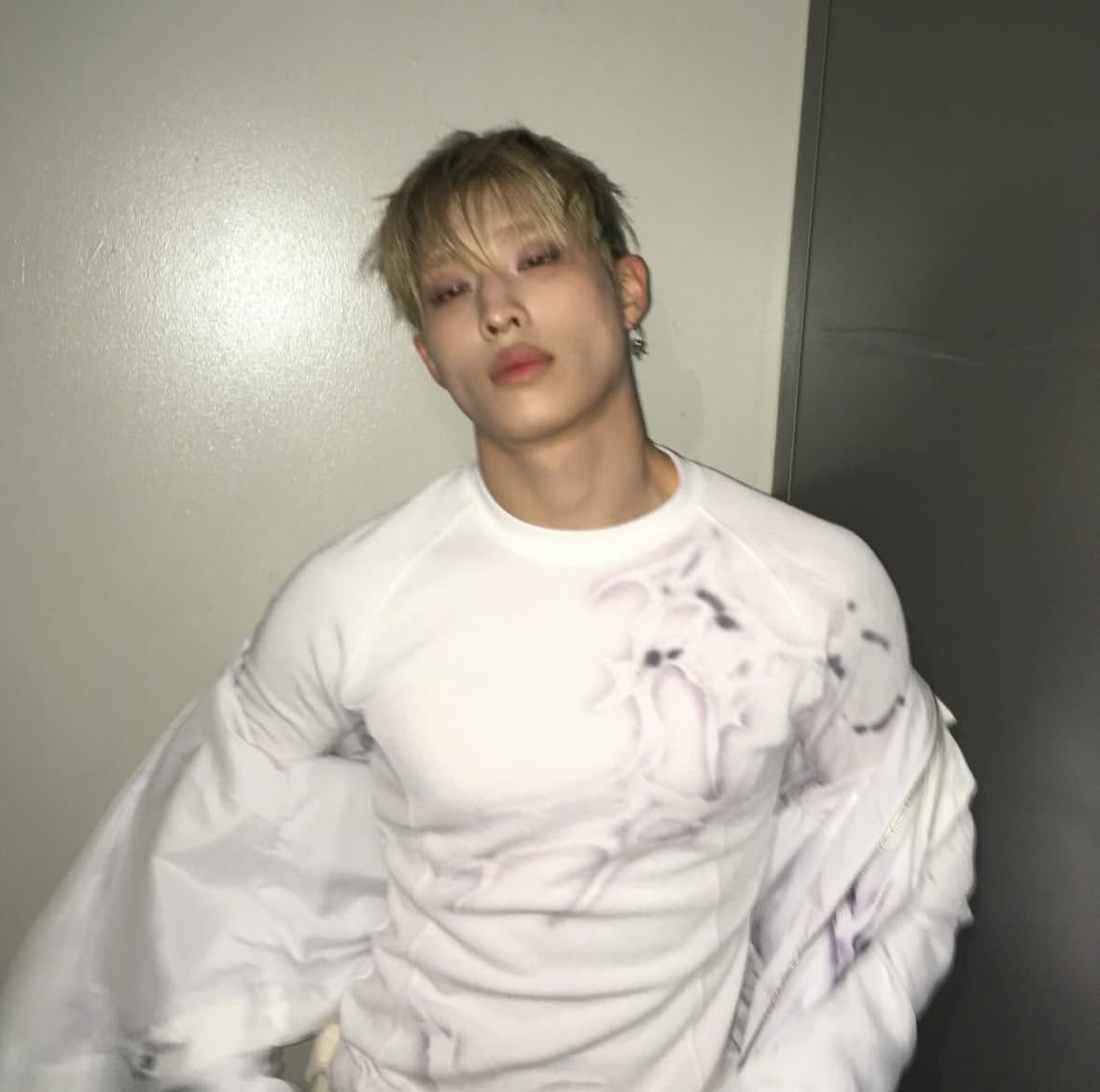 blackllace's tweet photo. people don't talk about keeho being one of the best 4th gen visuals enough his mug is literally blinding https://t.co/iaWZFyhhmp