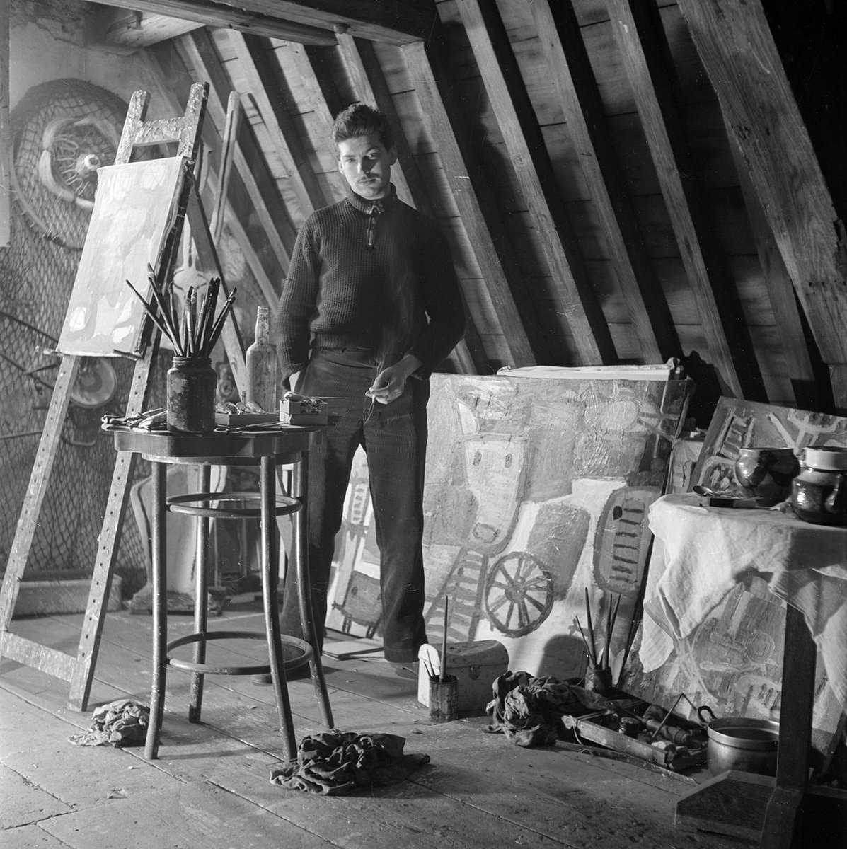 a_picture_plain's tweet photo. Karel Appel in his studio, 1946
by Dirk de Herder
#art
#artwork
#artmattersandthings
#artappreciation
#artistlife
#artstudio
#photography
#sundaystudio
#studiosunday
#karelappel
#dutch
#painter
#artist https://t.co/wdJFIo8JFA