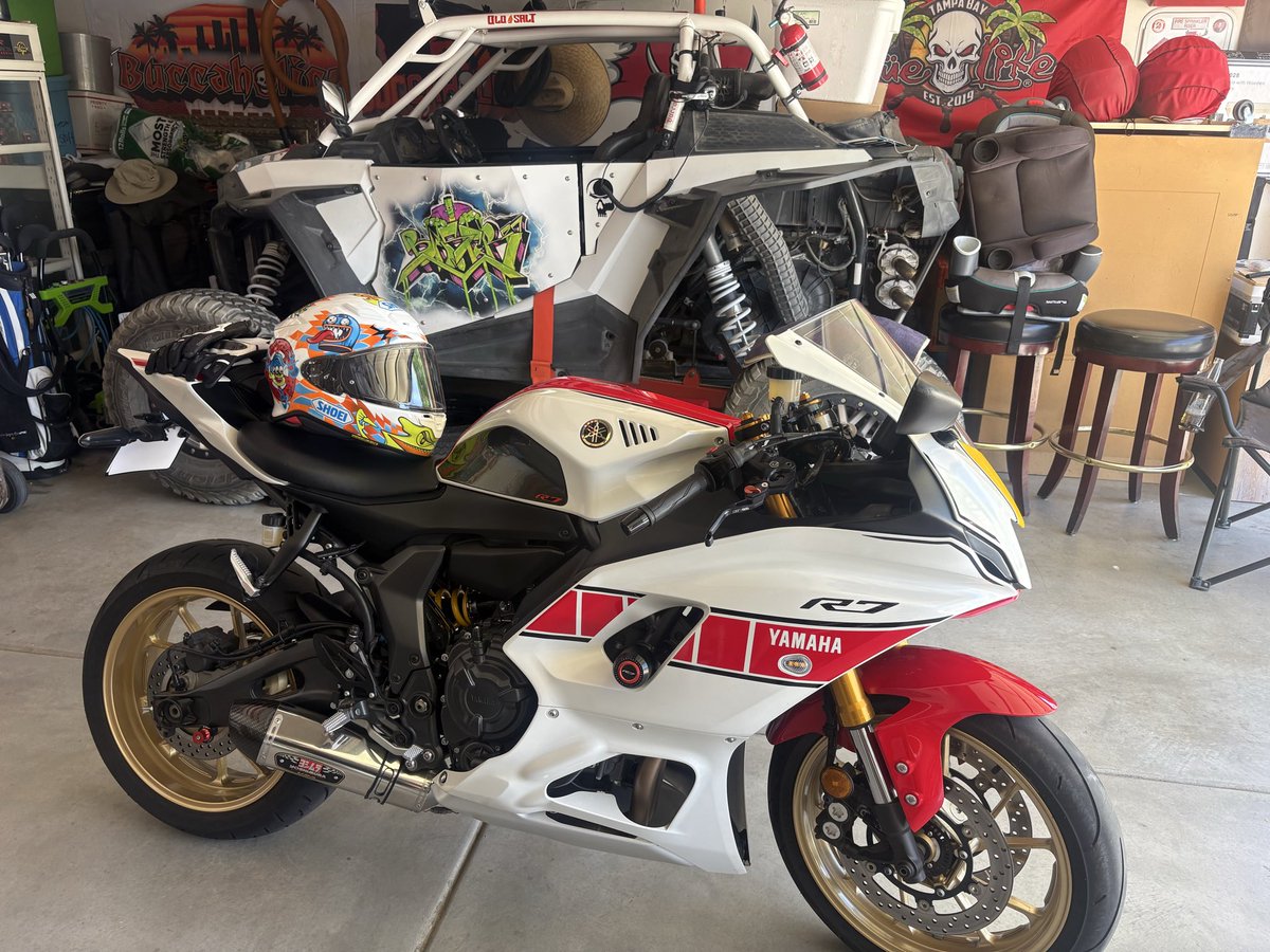 Bucball2's tweet photo. New addition to the family, 22 limited edition 60 GP anniversary bike. 
She’s a bute!!!!! https://t.co/8tC4le04xj