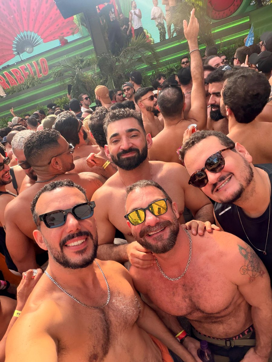 aqueleHD's tweet photo. Guapo rendeu, viu?! https://t.co/MLZlP5LkFm