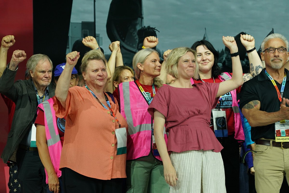 AFLCIO's tweet photo. The Minnesota labor movement embodies solidarity. Throughout the last year and their entire history, they’ve proven that when working people come together, stand with each other and fight for each other, there’s no politician or boss that can stop us. https://t.co/fznVw90yQu