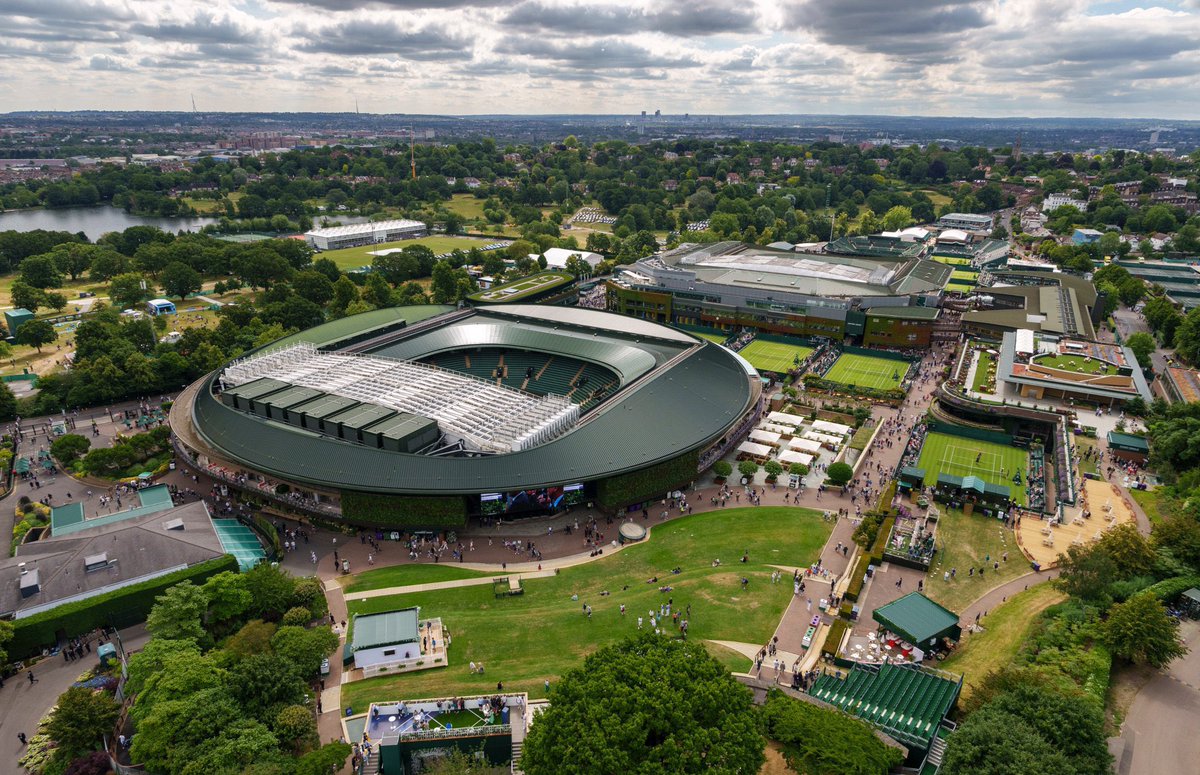 UniversTennis's tweet photo. AU REVOIR ROLAND-GARROS. 👋🇲🇫

Merci à tous d’avoir suivi cette édition de 2026 avec Univers Tennis. 💛

Prochain tournoi du Grand Chelem : 29 juin - 12 juillet | WIMBLEDON ✈️🇬🇧 https://t.co/67YdlolJ5X