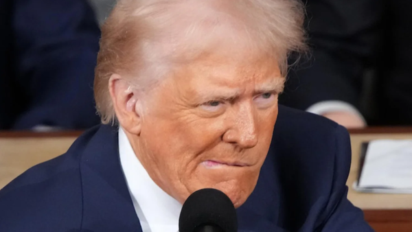 Iranhayom2's tweet photo. טראמפ לפוקס ניוז:
"התקיפה שישראל ביצעה היום בביירות הייתה לחלוטין ללא תיאום איתי, ואני לא שמח מזה!"

הוא גם טען כי יתקשר לנתניהו ו��בקש ממנו שלא להגיב לאיראן https://t.co/MvtUBxqRg9
