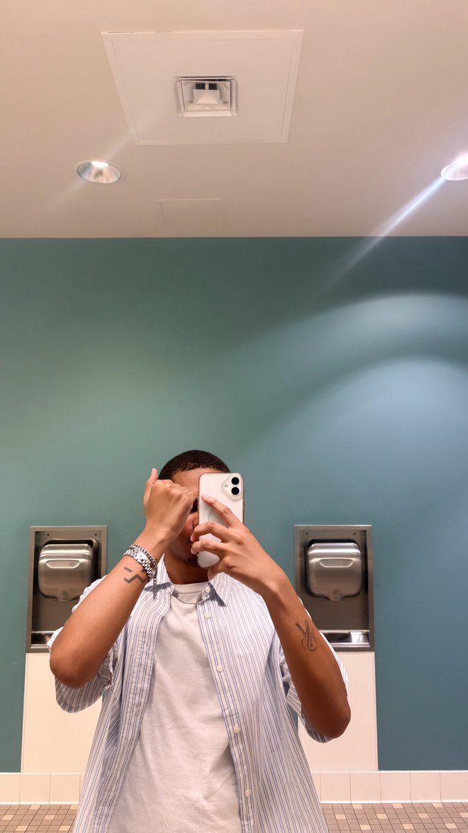 cam5x_'s tweet photo. Silver >> gold https://t.co/aaPIx9XRer
