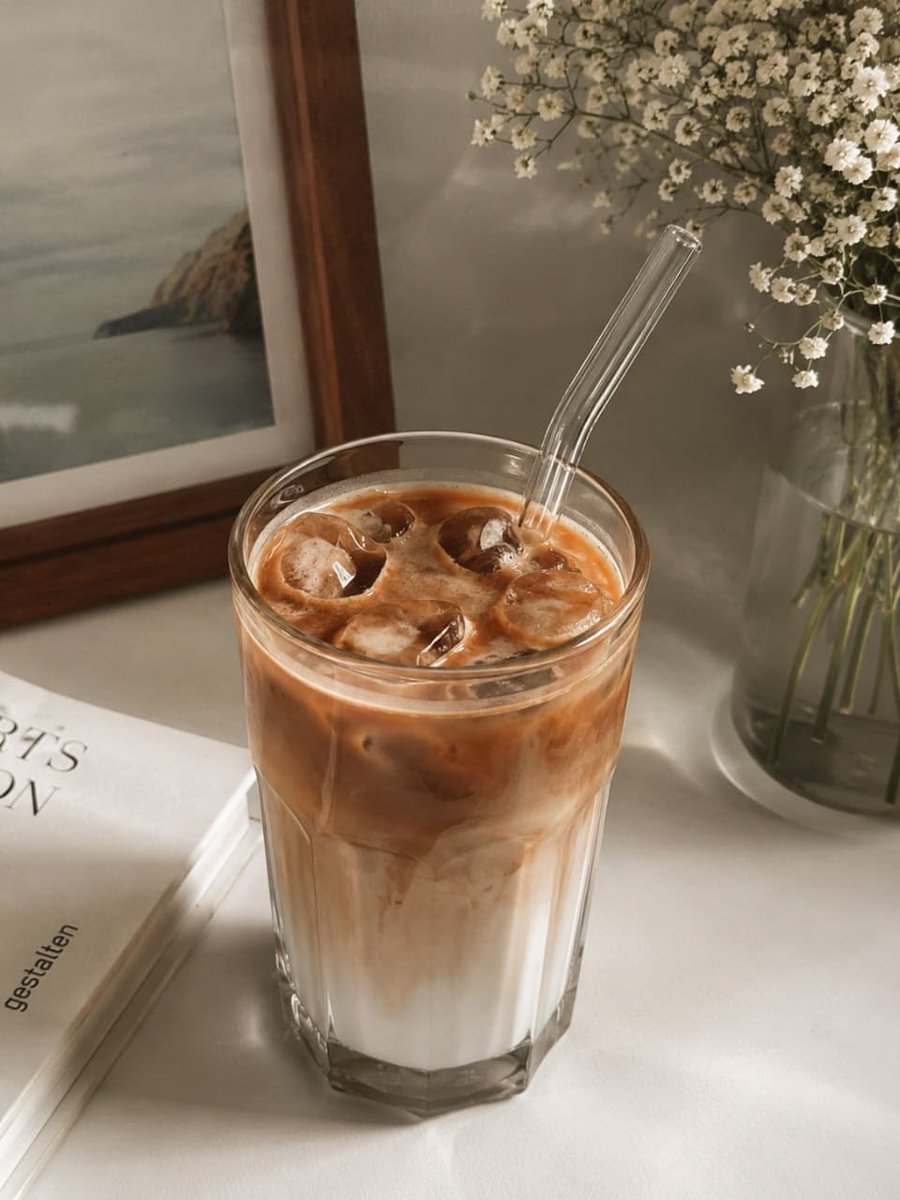 white23rose's tweet photo. how pinterest sees me:
- cake
- drink
- outfit
- thai actor

Не знаю, чи то пінтерест вирішив з мене прикола потягнути, але абсолютно все ➖ 🫩 https://t.co/iILFcJM2gJ