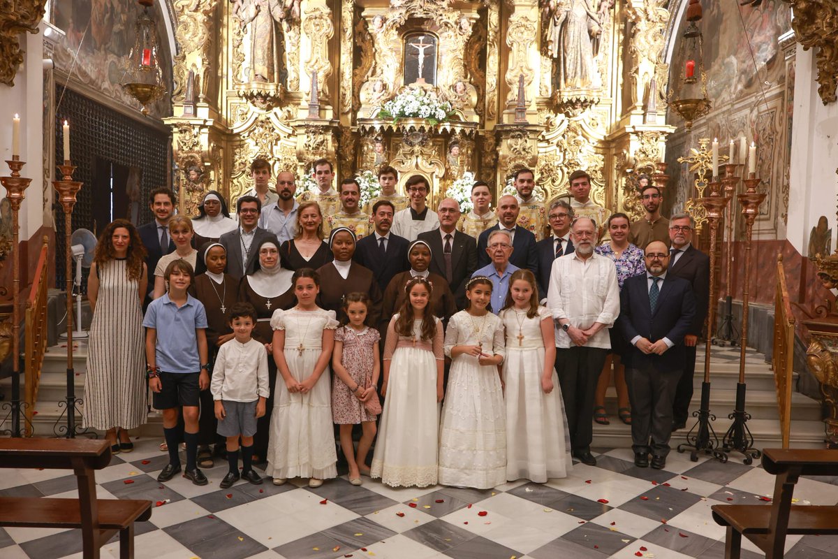 hdadhumeros's tweet photo. ◾️𝐂𝐎𝐑𝐏𝐔𝐒 𝐂𝐇𝐑𝐈𝐒𝐓𝐈 

Con motivo del Año Jubilar de los 325 años de la Fundación del Convento de Santa Rosalía, hemos celebrado la Eucaristía y Procesión Claustral del Corpus Christi. 

📷 @jujoveca

#conventosantarosaliasevilla
#hermandadrosariodeloshumeros https://t.co/xAcqUY7BXd