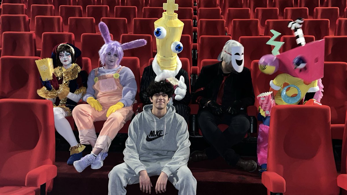 Spidemomo's tweet photo. Aujourd’hui je suis aller ENFIN voir le film ´The Amazing Digital Circus the Last Act’ y’avait une ambiance unique !! 🥹❤️#Spide #theamazingdigitalcircus #cinema #digitalcircus https://t.co/j1dTQKzmWg