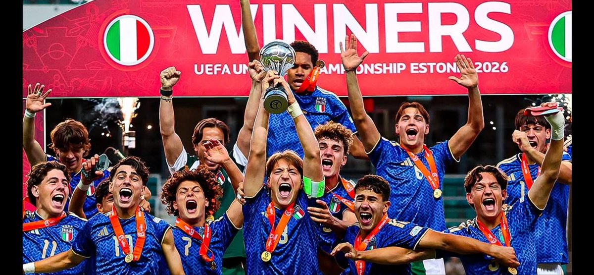 ted10ved's tweet photo. Io direi di farli giocare: deja vu 🇮🇹 #EUR026 #U17 https://t.co/isoeSWiluW