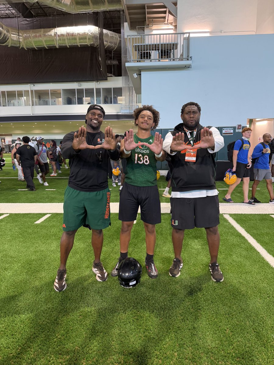 draykereynolds's tweet photo. Had a great time and performance at @univmiami , can’t wait to get out there this upcoming season! @lewis_damione @Jr_prince19 @CoachPotthast @triadknights_fb @RayPopkess @TriadKnights @cartergreports @anthony618jones https://t.co/vsesgYBwxP