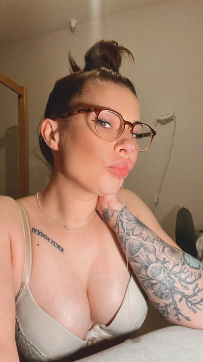 DoctorFsPA's tweet photo. Dr Findom @findomtrial is a 5 star Findom Therapist.
Your addiction is leading you down a bad path. You NEED professional HELP and someone who can get in YOUR head. 

Just provide payment and DM her TODAY.
⭐️⭐️⭐️⭐️⭐️
Findom - Therapy - Debt - SPH https://t.co/puFs3u53qT