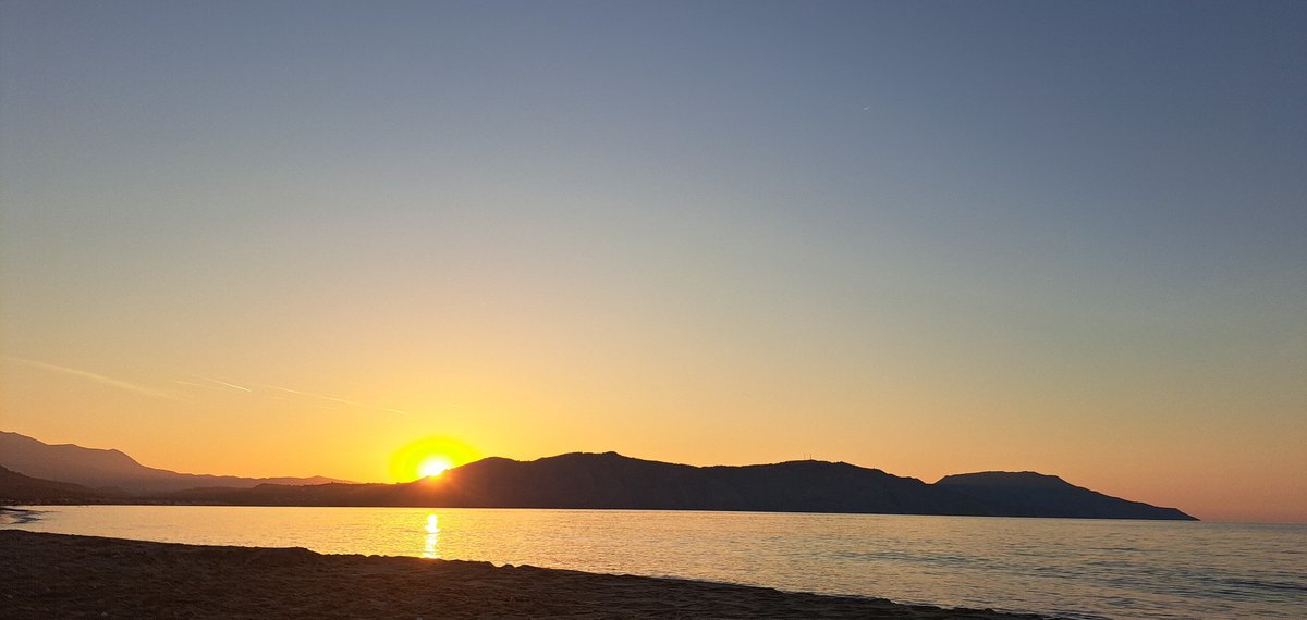 DanaiF4's tweet photo. Λιγο πριν δυσει. https://t.co/FdR1ynNjwC