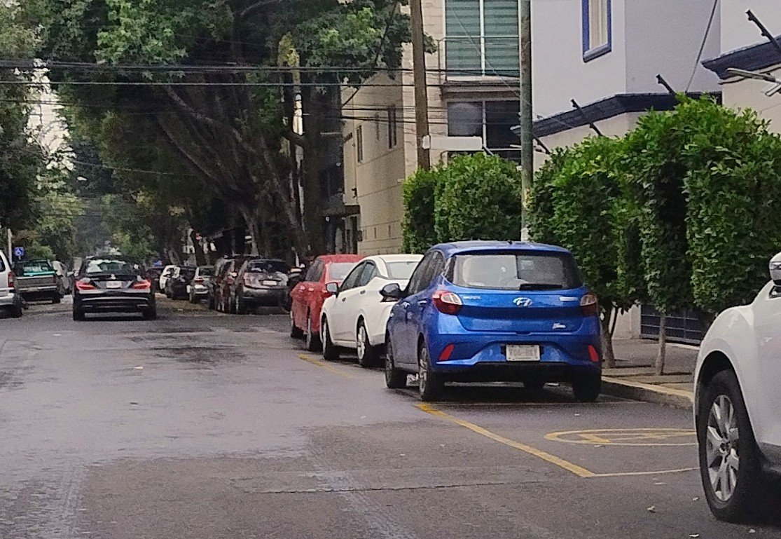 Hartonelli's tweet photo. @UCS_GCDMX @PabloVazC 32 horas sin poder salir ni entrar https://t.co/eosGYvZK7h
