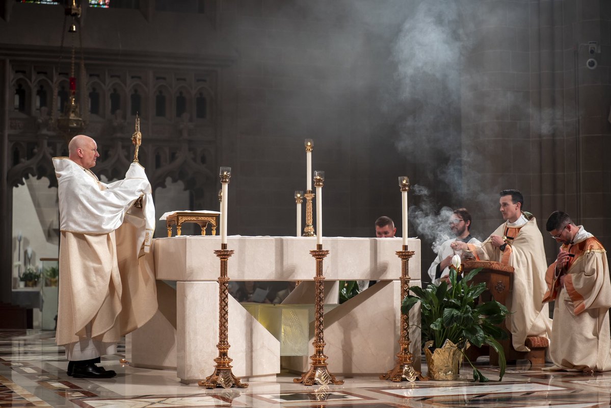 ArchofDet's tweet photo. The faithful of the Archdiocese of Detroit gathered at the Cathedral of the Most Blessed Sacrament for the Corpus Christi Mass &amp; a Eucharistic Procession with @DetArchbishop. https://t.co/0PQpCQF4FE