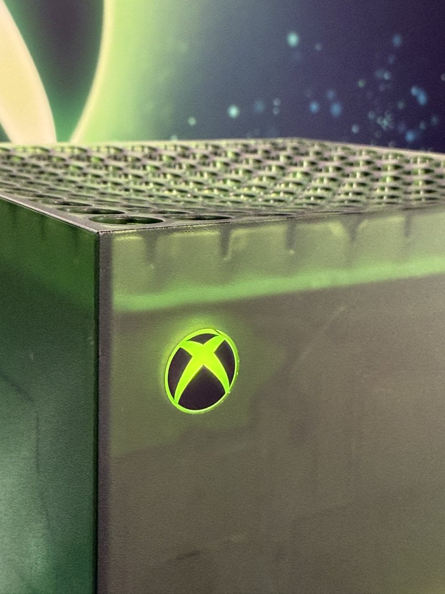 farzam_plays's tweet photo. Close ups on the Xbox Series X25 https://t.co/drXy66Jx5G