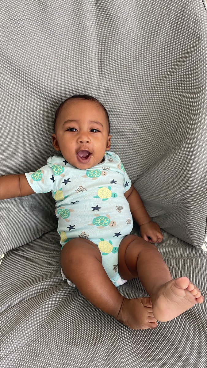 dsigeg's tweet photo. Hola tios 🥹❤️ soy lo chinito de mama https://t.co/2AzVKrVpkY