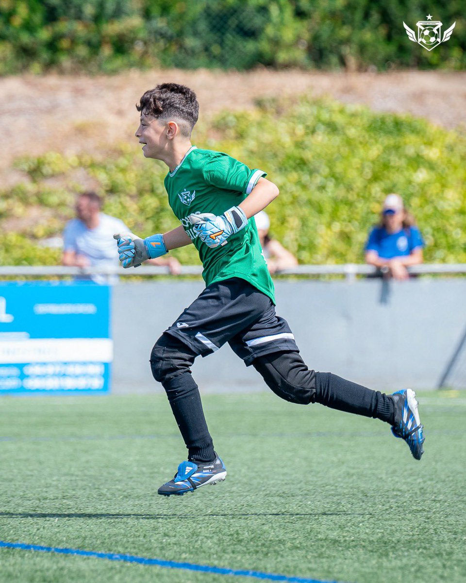 AcademyTF_'s tweet photo. 𝗧𝗛𝗘 𝗝𝗢𝗨𝗥𝗡𝗘𝗬 𝗕𝗘𝗚𝗜𝗡𝗦 🚀🏆

Tanquem la nostra primera participació a el @rondotorneo amb unes sensacions immillorables. Futbol, convivència, experiències i molt aprenentatge durant tot el torneig. 🔴⚫️

🔜 Pròxima parada: 𝗠𝗔𝗗𝗖𝗨𝗣 🔥

#AcademyTotalFC https://t.co/mEXU7zm6GQ