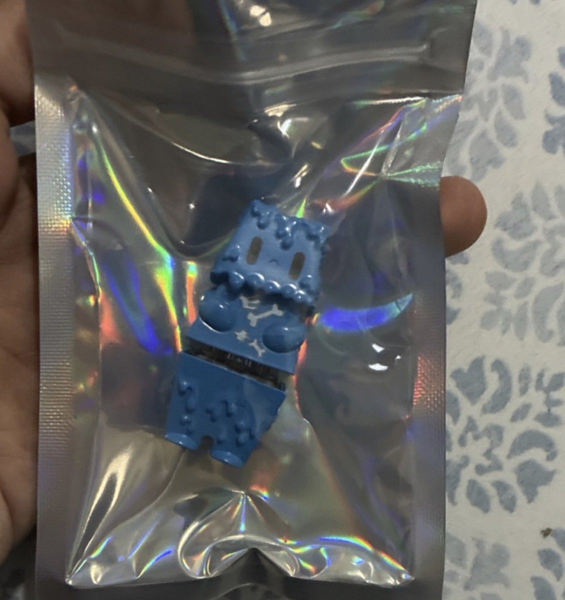 v2_exclu's tweet photo. hey i love yall guys really i always watch yall and still play on an xbox one which is a decade old and really see yall playing games on pc and really wish it was me my family can really afford to buy  one and would really like one, even if i dont get win it , i love yall❤️ https://t.co/xrlFqE9SEd